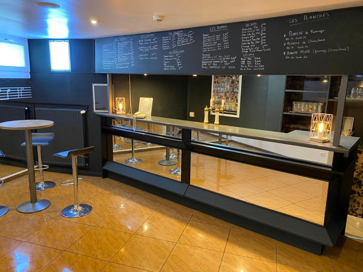 Logis Hotel Restaurant Des Acacias Lille Neuville En Ferrain Exterior photo