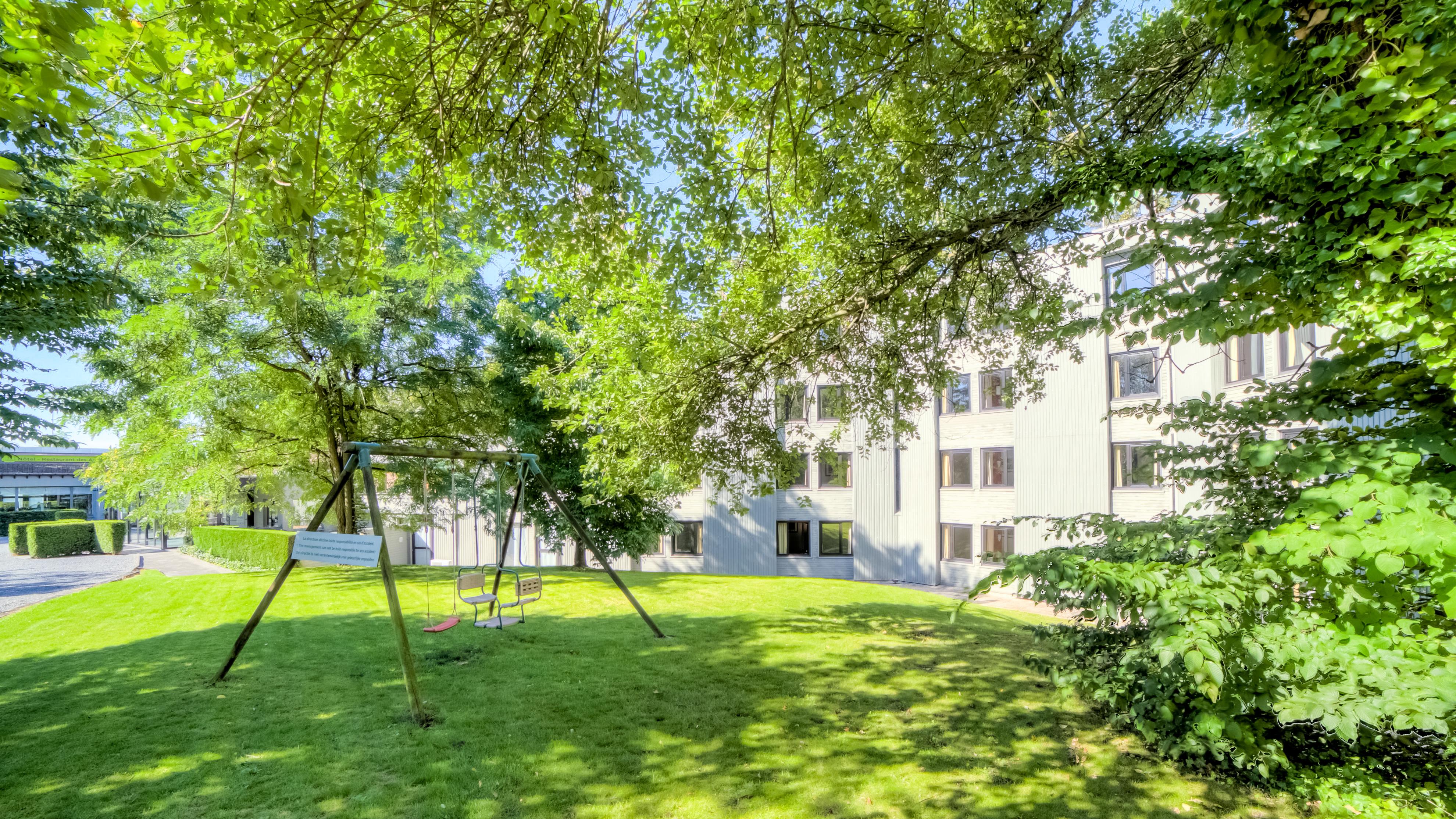 Logis Hotel Restaurant Des Acacias Lille Neuville En Ferrain Exterior photo